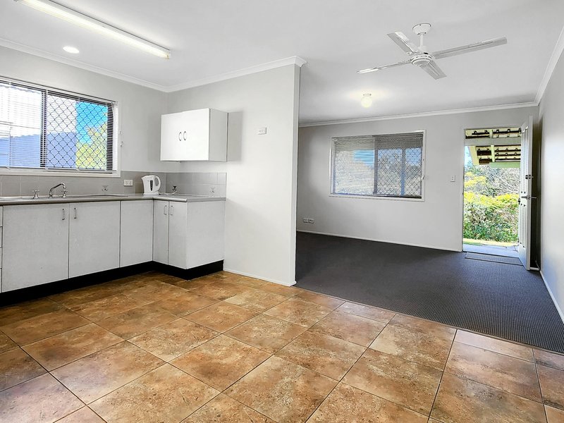 Photo - 7 Jonkers Court, Morayfield QLD 4506 - Image 7