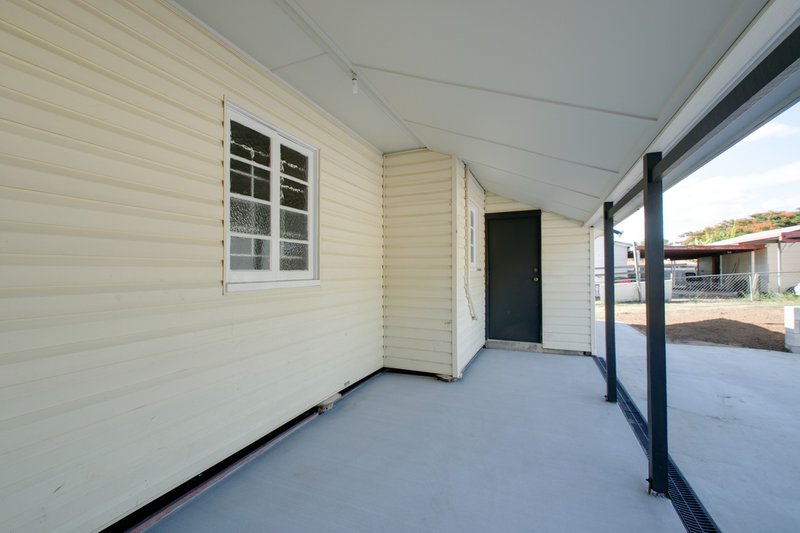 Photo - 7 Jordan Street, Ebbw Vale QLD 4304 - Image 3