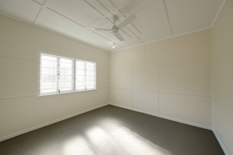 Photo - 7 Jordan Street, Ebbw Vale QLD 4304 - Image 9