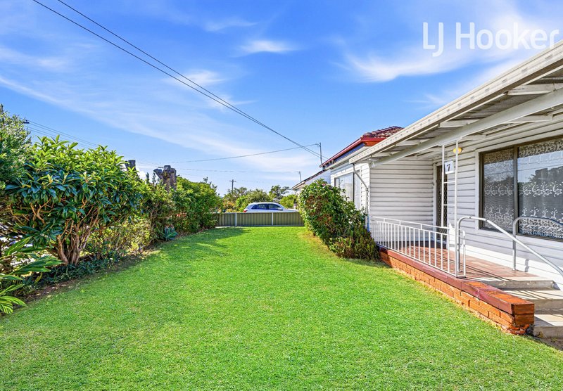 Photo - 7 Judith Avenue, Cabramatta NSW 2166 - Image 2