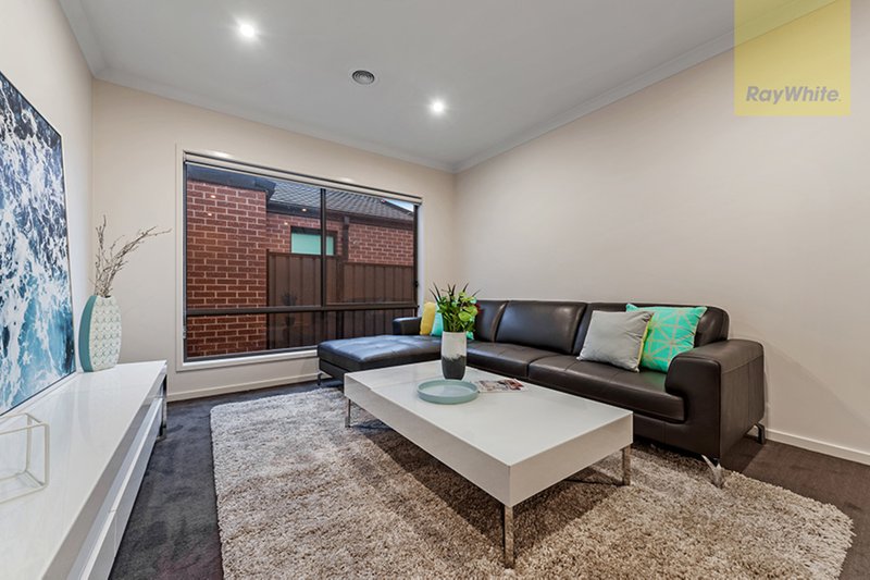 Photo - 7 Kangaroo Road, Craigieburn VIC 3064 - Image 10