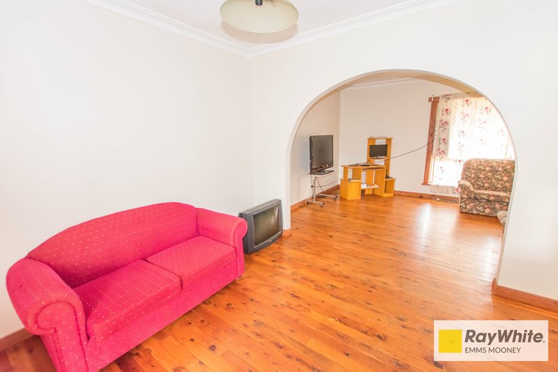 Photo - 7 Kangarooby Road, Cowra NSW 2794 - Image 4