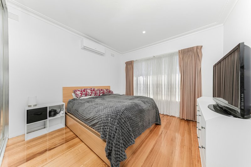 Photo - 7 Karingal Way, Thomastown VIC 3074 - Image 7