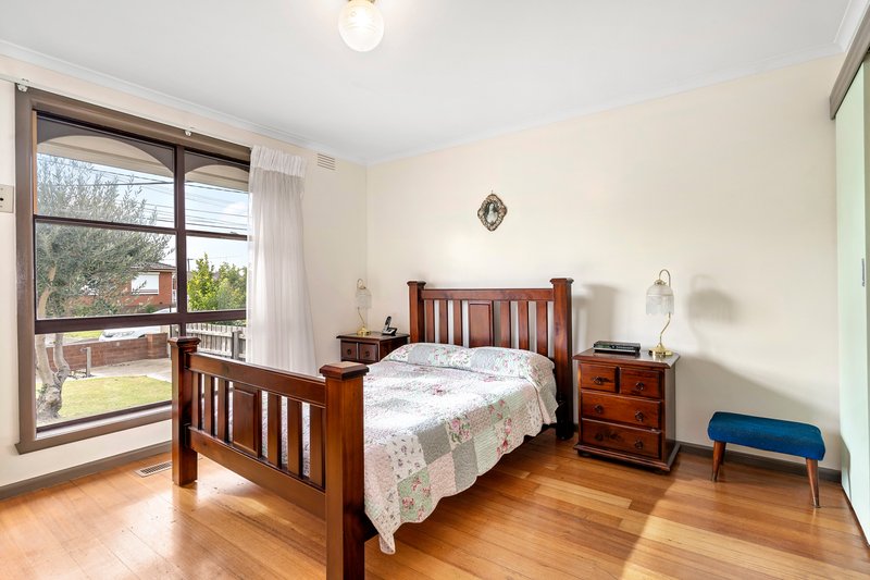 Photo - 7 Kathryn Avenue, Lalor VIC 3075 - Image 5