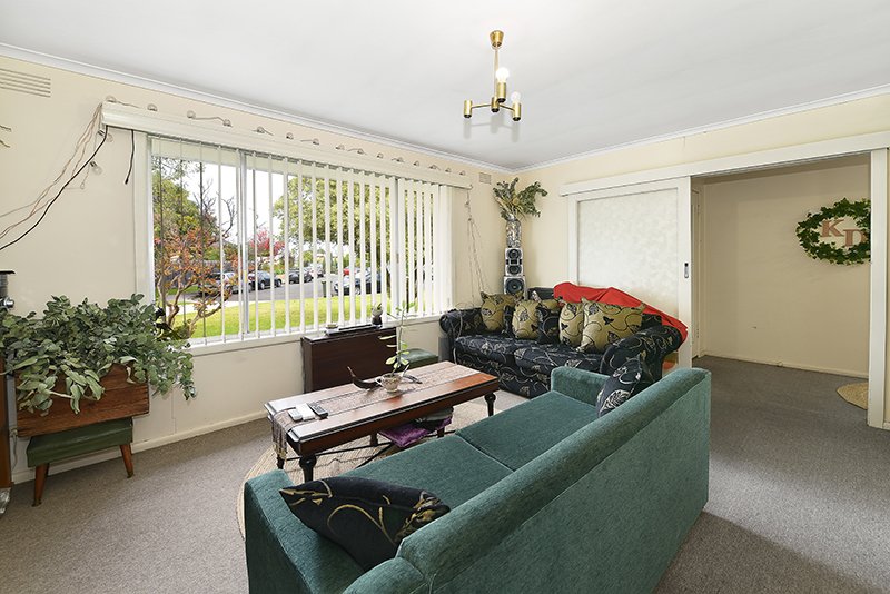 Photo - 7 Kaye Court, Coburg VIC 3058 - Image 2