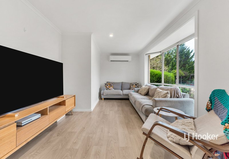 Photo - 7 Kearns Close, Broadford VIC 3658 - Image 2
