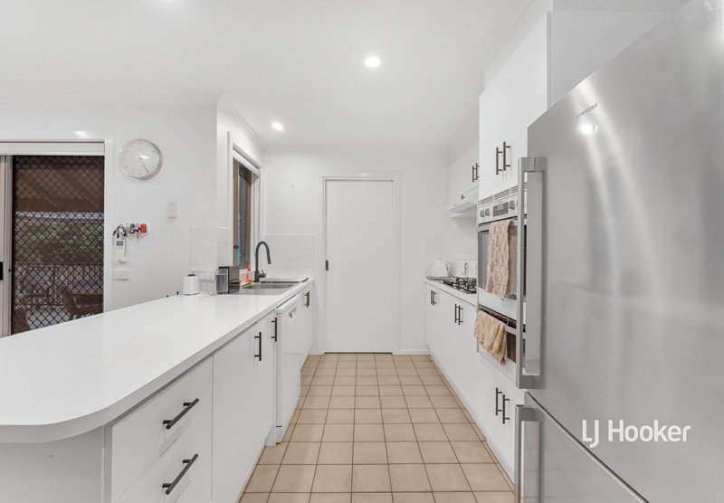 Photo - 7 Kearns Close, Broadford VIC 3658 - Image 5
