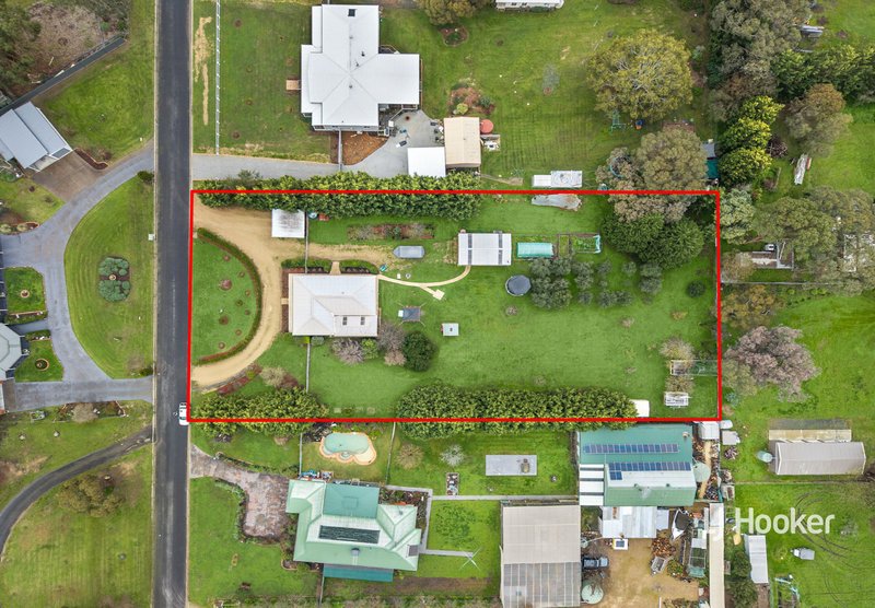 Photo - 7 Kearns Close, Broadford VIC 3658 - Image 11