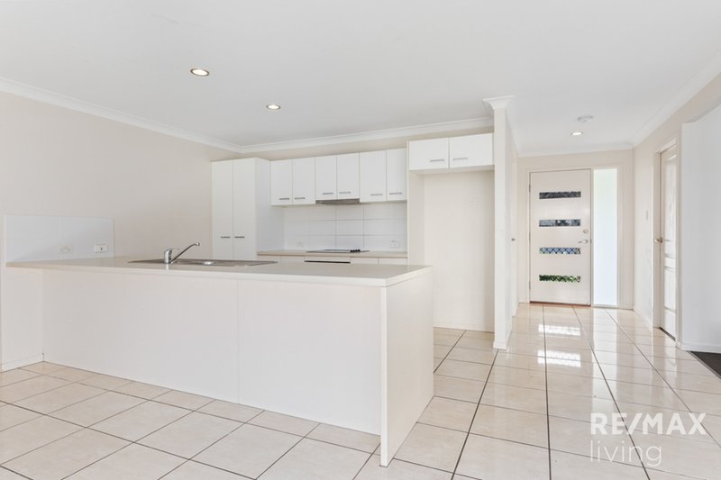 Photo - 7 Kentia Court, Morayfield QLD 4506 - Image 2