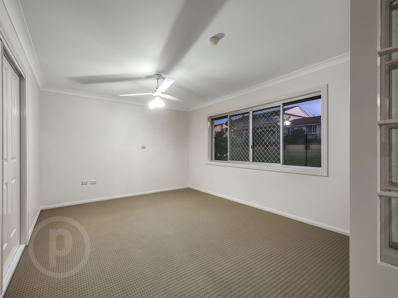 Photo - 7 Kentlyn Street, Eight Mile Plains QLD 4113 - Image 6