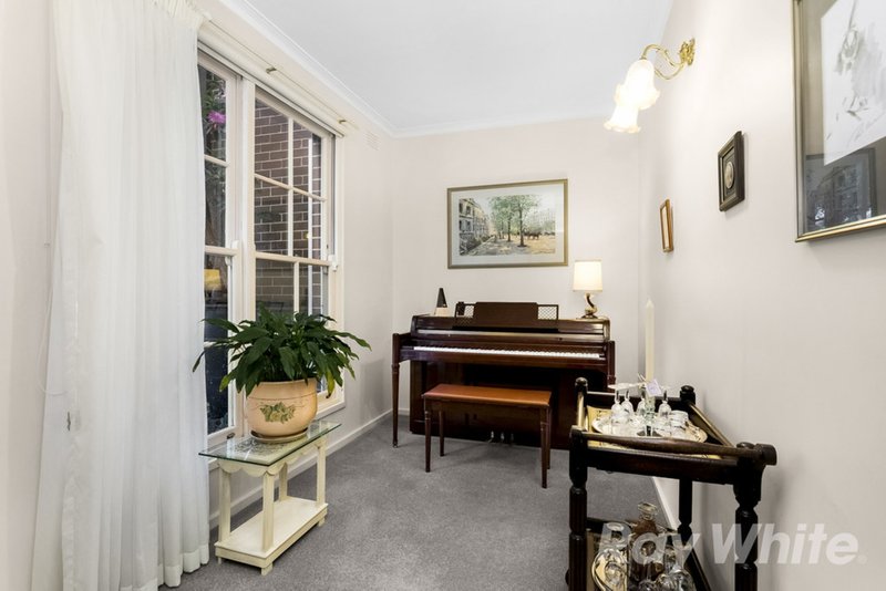 Photo - 7 Kerrie Road, Glen Waverley VIC 3150 - Image 5