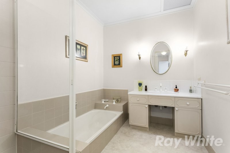 Photo - 7 Kerrie Road, Glen Waverley VIC 3150 - Image 7