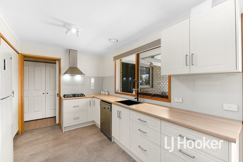 Photo - 7 Kerrison Drive, Hampton Park VIC 3976 - Image 4