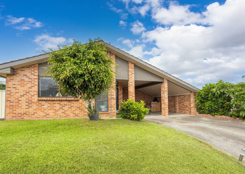 7 Kestrel Avenue, Old Bar NSW 2430