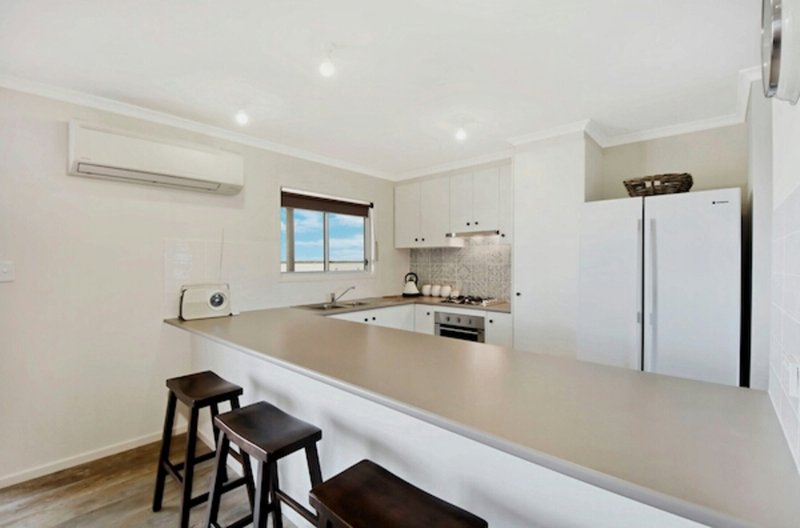 Photo - 7 Kestrel Crescent, Thompson Beach SA 5501 - Image 5