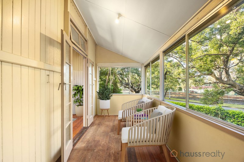Photo - 7 Kew Road, Graceville QLD 4075 - Image 4