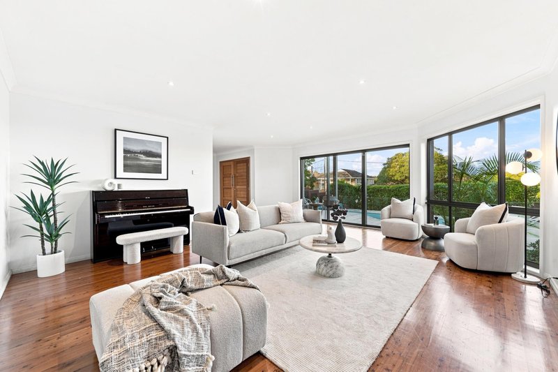 Photo - 7 Kildare Grove, Killarney Heights NSW 2087 - Image 7
