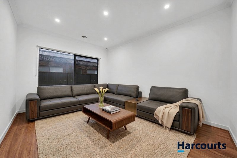 Photo - 7 Kilmarnock Way, Clyde North VIC 3978 - Image 12
