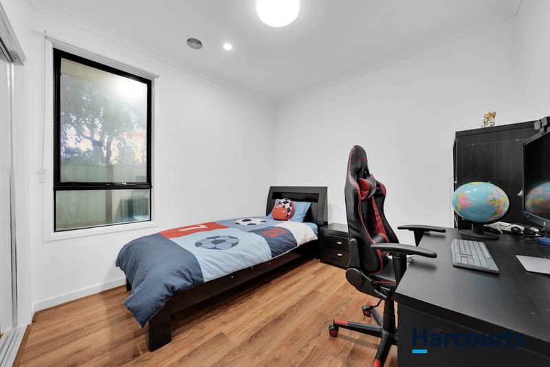 Photo - 7 Kilmarnock Way, Clyde North VIC 3978 - Image 15
