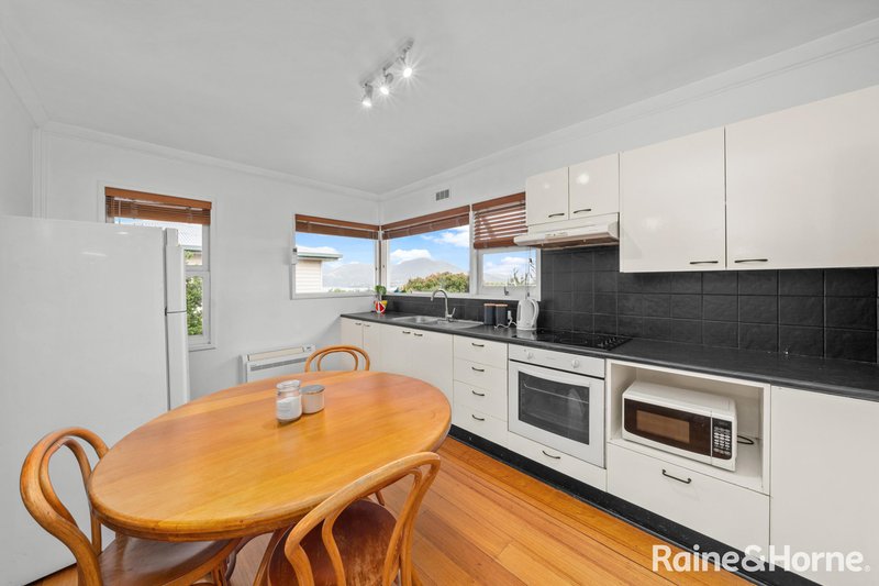 Photo - 7 Kinarra Crescent, Chigwell TAS 7011 - Image 6