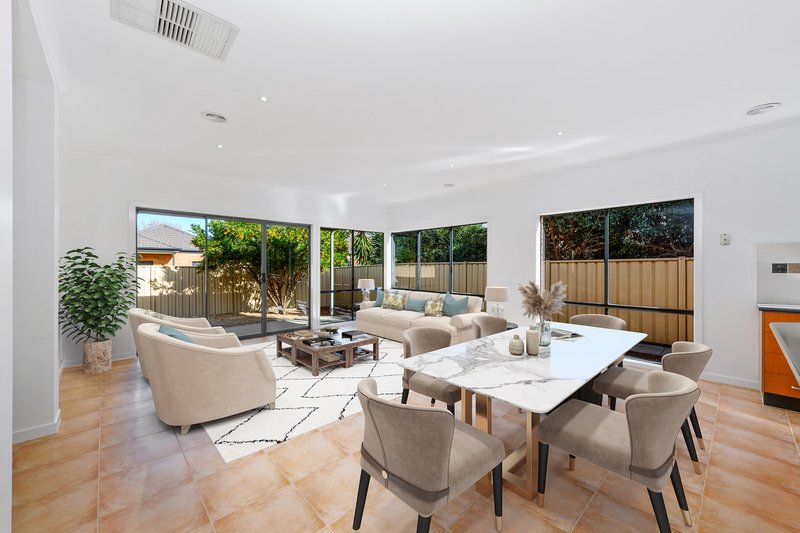 Photo - 7 Kings Domain, Caroline Springs VIC 3023 - Image 3