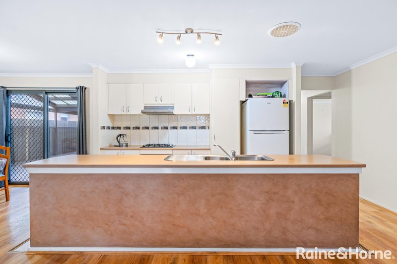 Photo - 7 Kingston Rule Street, Kurunjang VIC 3337 - Image 3