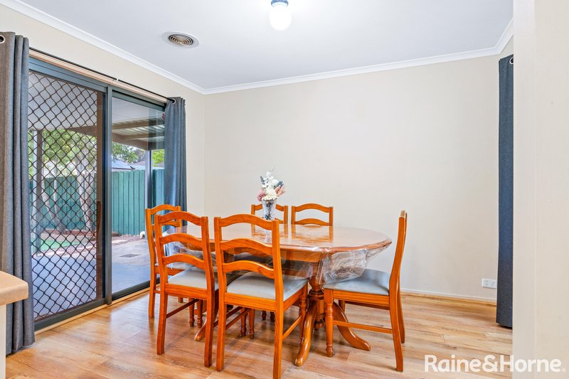 Photo - 7 Kingston Rule Street, Kurunjang VIC 3337 - Image 4