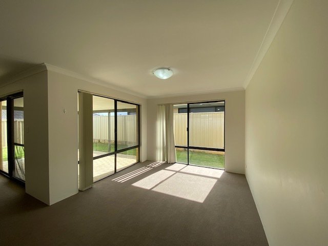 Photo - 7 Kinvara Way, Ridgewood WA 6030 - Image 5