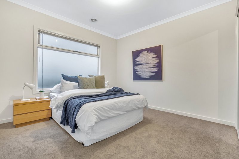 Photo - 7 Kirkstead Grove, Craigieburn VIC 3064 - Image 20