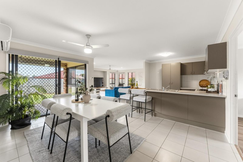Photo - 7 Kite Crescent, Eagleby QLD 4207 - Image 4