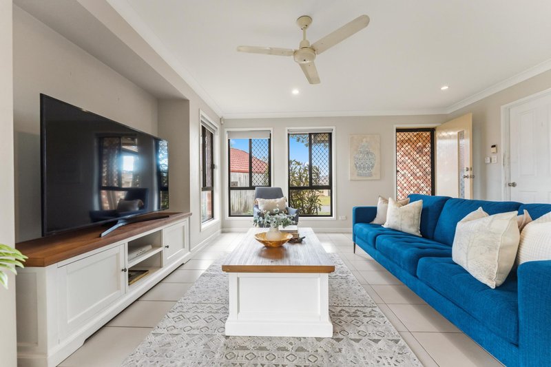 Photo - 7 Kite Crescent, Eagleby QLD 4207 - Image 5