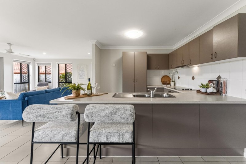 Photo - 7 Kite Crescent, Eagleby QLD 4207 - Image 7
