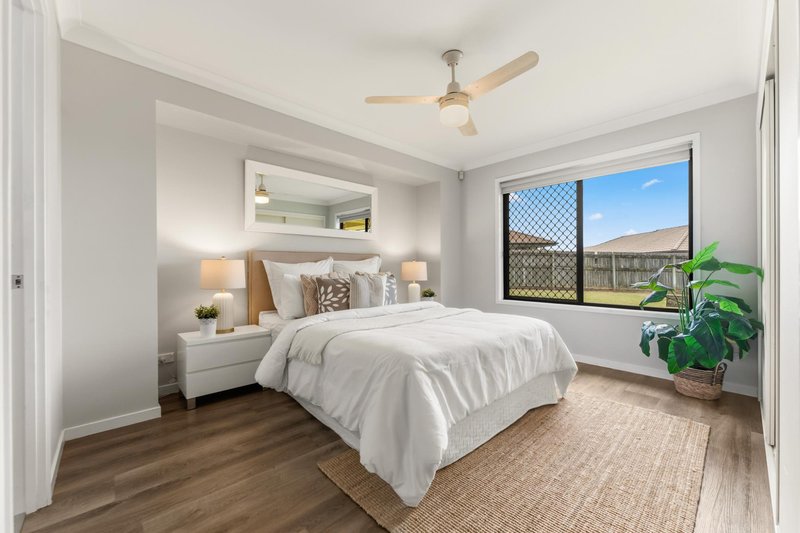 Photo - 7 Kite Crescent, Eagleby QLD 4207 - Image 11