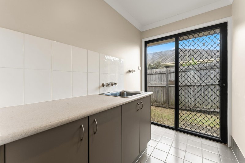 Photo - 7 Kite Crescent, Eagleby QLD 4207 - Image 17