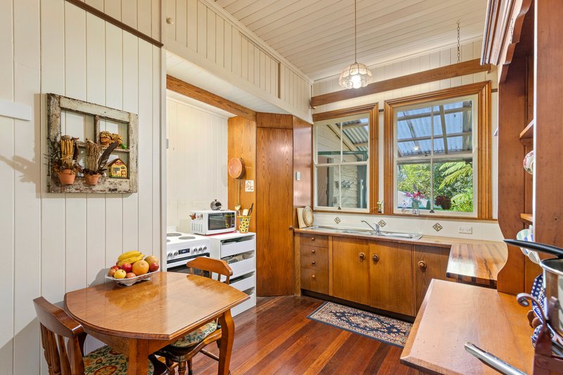 Photo - 7 Knoll Road, Tamborine Mountain QLD 4272 - Image 3