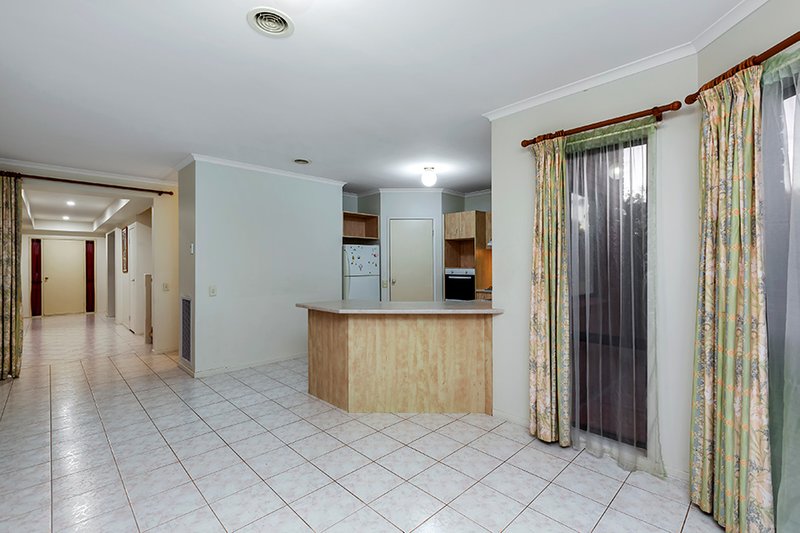 Photo - 7 Konrads Court, Truganina VIC 3029 - Image 3