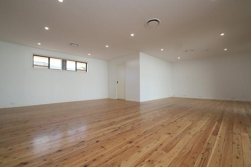 Photo - 7 Kurrajong Avenue, Georges Hall NSW 2198 - Image 2