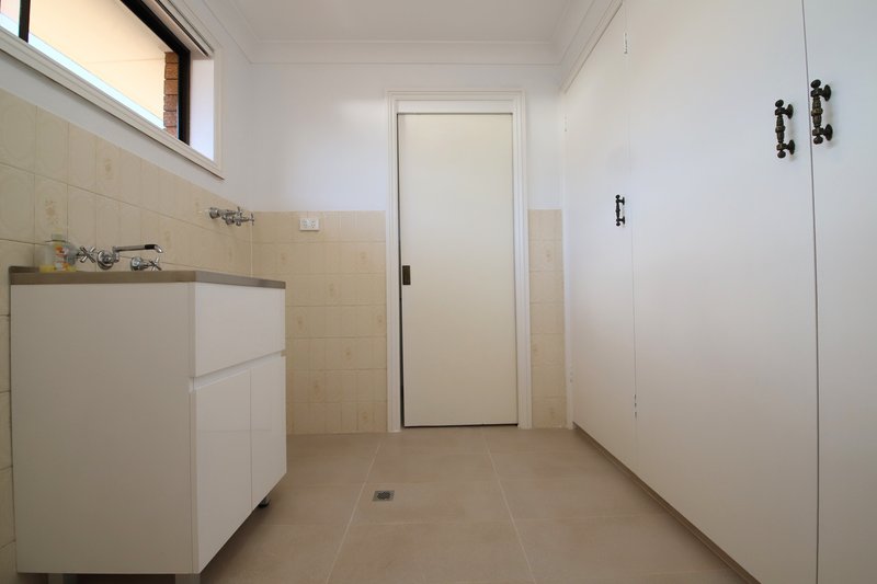 Photo - 7 Kurrajong Avenue, Georges Hall NSW 2198 - Image 9