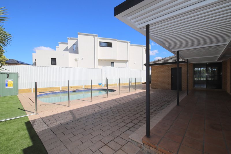 Photo - 7 Kurrajong Avenue, Georges Hall NSW 2198 - Image 10