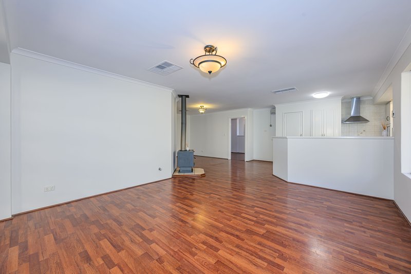 Photo - 7 Kybra Grove, Stratton WA 6056 - Image 17