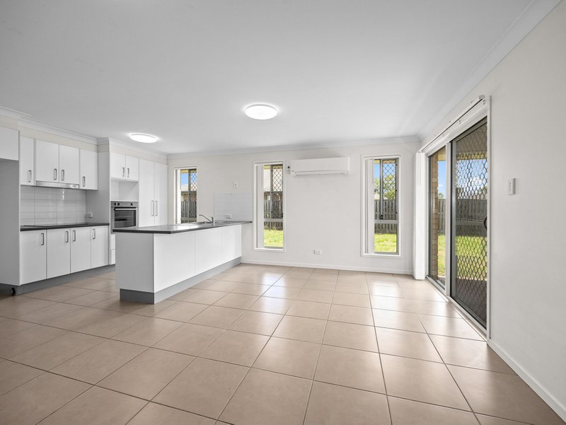 Photo - 7 Lacewing Street, Rosewood QLD 4340 - Image 4