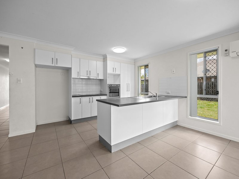 Photo - 7 Lacewing Street, Rosewood QLD 4340 - Image 6