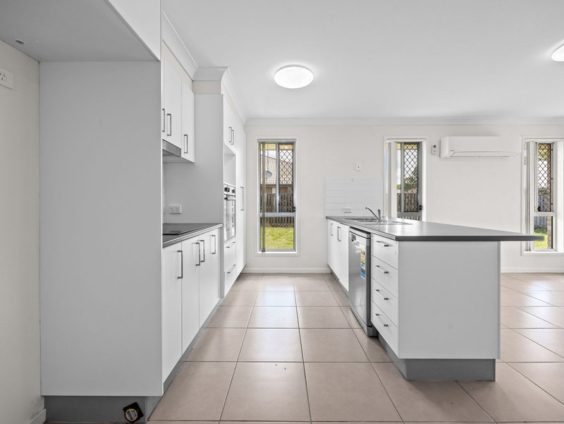 Photo - 7 Lacewing Street, Rosewood QLD 4340 - Image 7