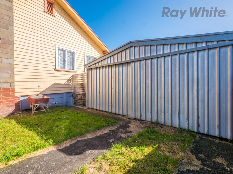 Photo - 7 Laguna Place, Derwent Park TAS 7009 - Image 9