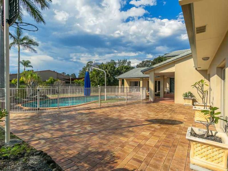 Photo - 7 Lakeview Drive, Carrara QLD 4211 - Image 15