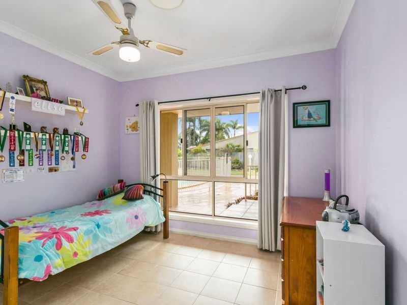 Photo - 7 Lakeview Drive, Carrara QLD 4211 - Image 18