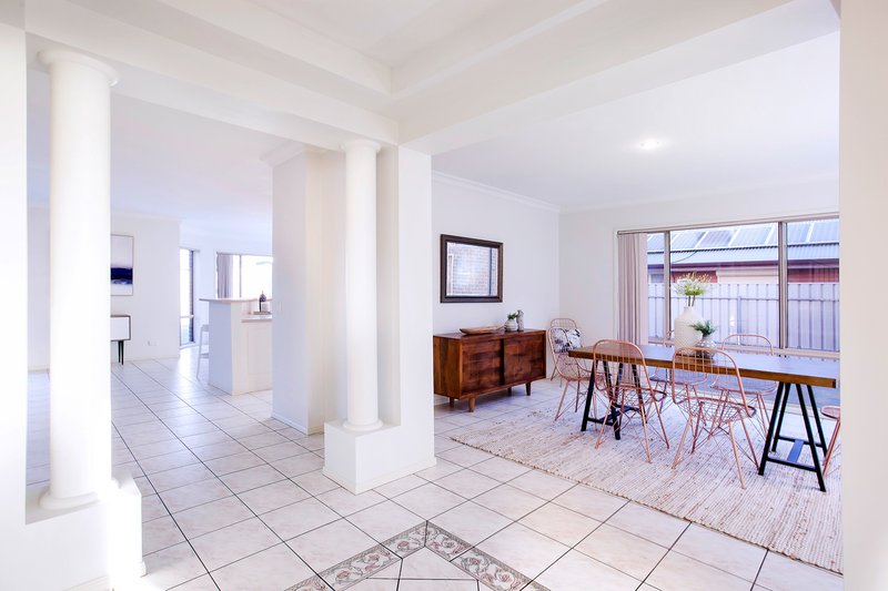 Photo - 7 Lakeview Drive, Parafield Gardens SA 5107 - Image 7