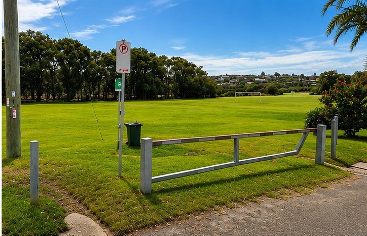 Photo - 7 Lalchere Street, Curl Curl NSW 2096 - Image 11
