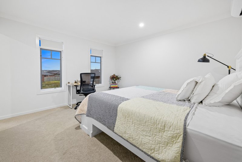 Photo - 7 Lancashire Drive, Werribee VIC 3030 - Image 8