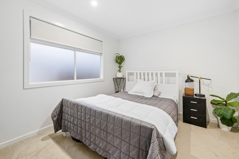 Photo - 7 Lancashire Drive, Werribee VIC 3030 - Image 11